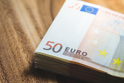 欠款9000元未归还，诉讼费用预估是多少？